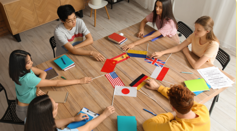 تعلم وممارسة اللغات مع متحدثين أصليين